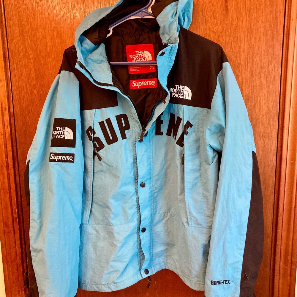 Supreme The North Face Arc Logo Mountain Parka
Size XXL